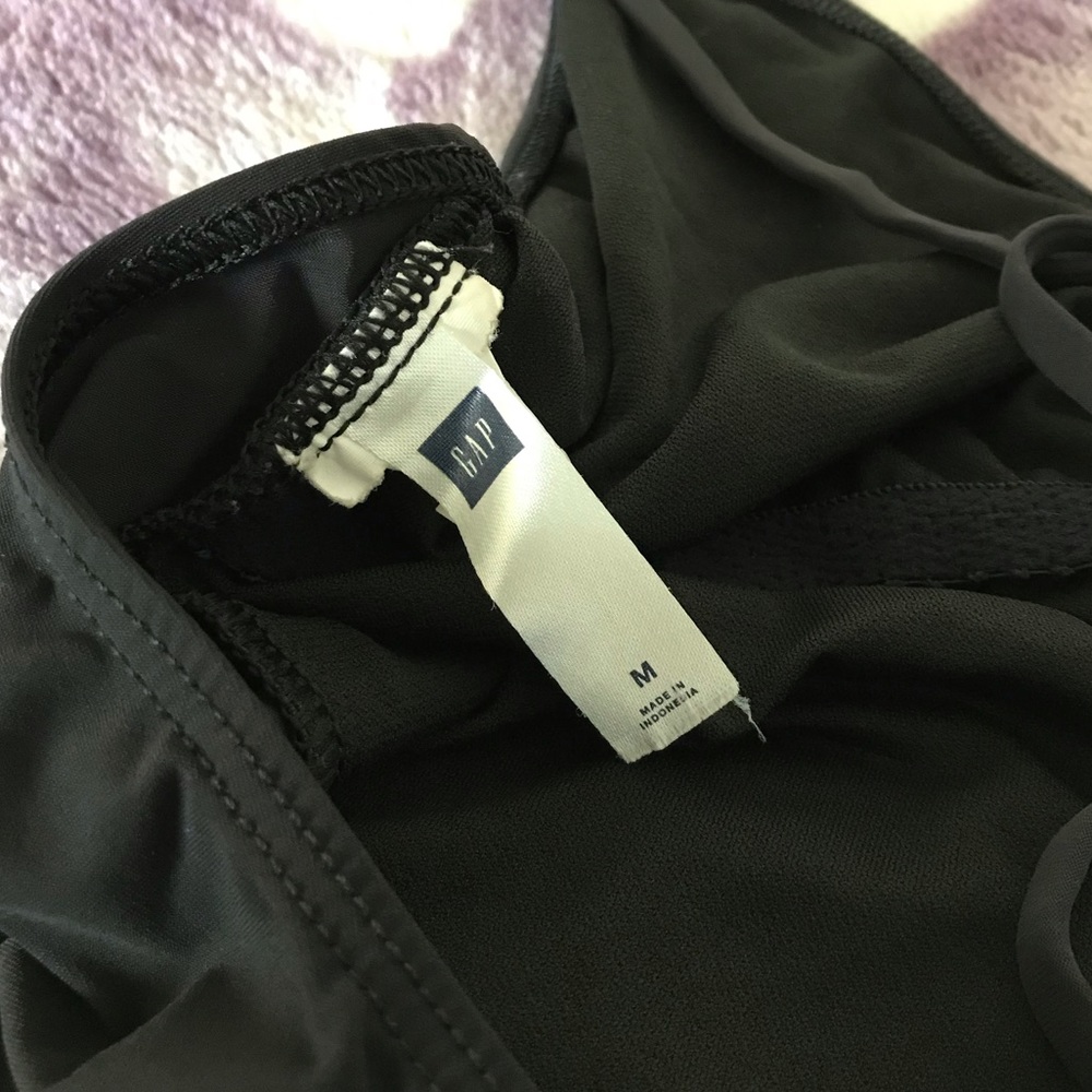 GAP Halter One-Piece - Picture 5 of 8